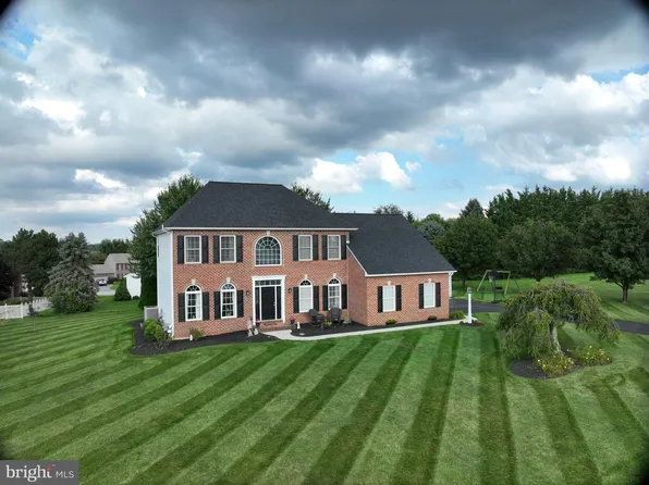 30 Berkshire Dr, Shrewsbury, PA 17361