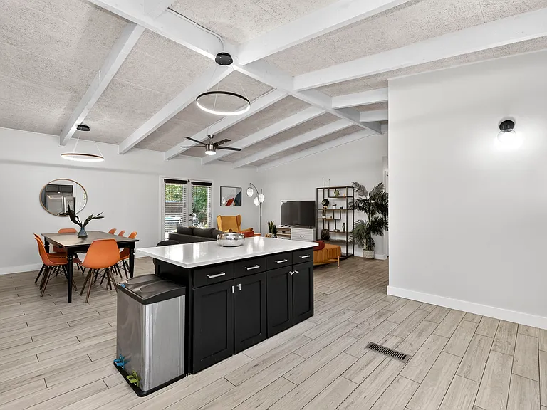 1809 Salem St — Photo 13