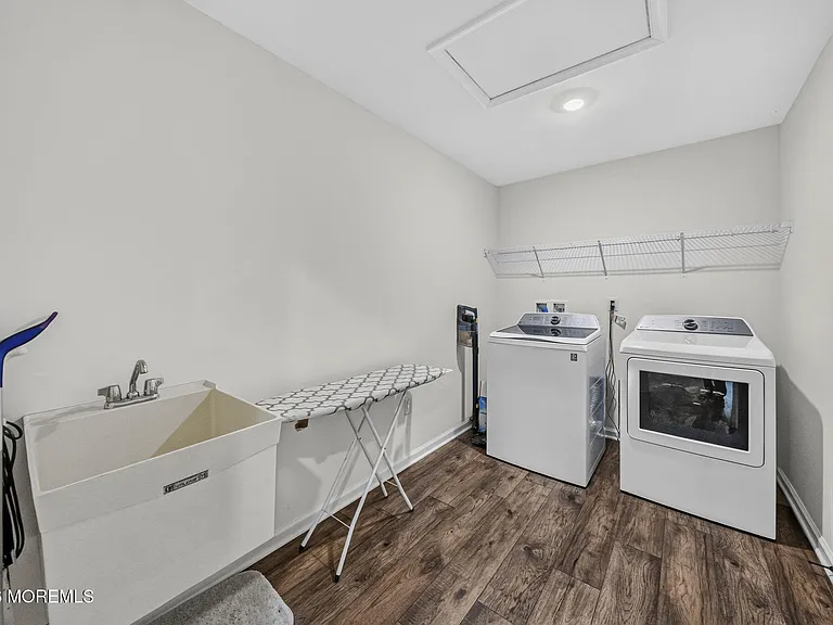 319 Tulip Ct — Photo 41