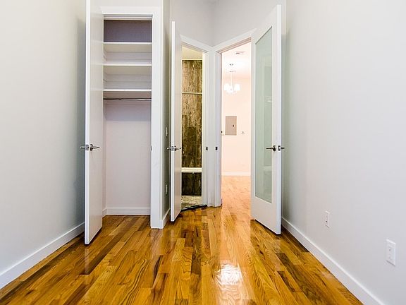 3rd image of 309 Harman St #01