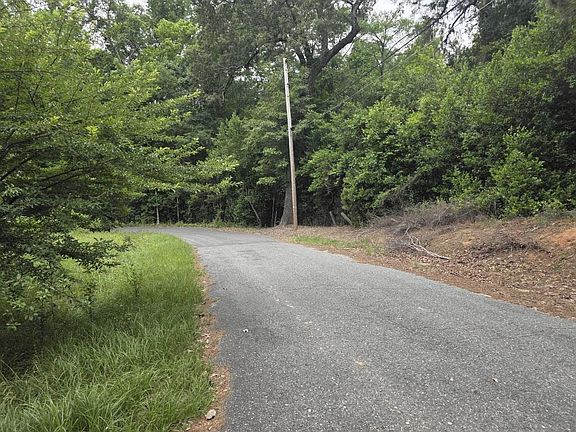 5th image of 219 Dogwood Dr