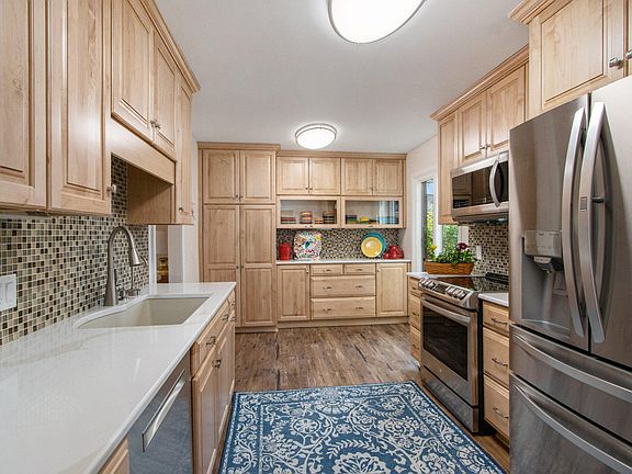 5th image of 3643 Woodcliff Dr