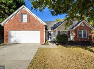 1001 Autumn Glen Ct, Dacula, GA 30019