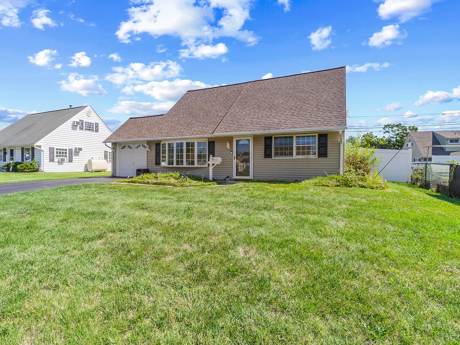 4 bed, 1375 sqft, $3,000 — Photo 4