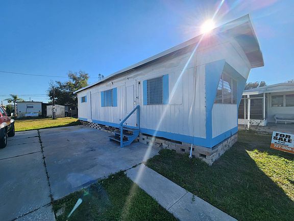 2nd image of 4000 24th St N #1006