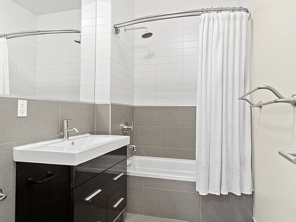 4th image of 226 15th St APT 3B