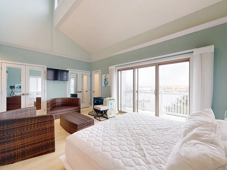 701 Bayshore Ave #701 — Photo 29