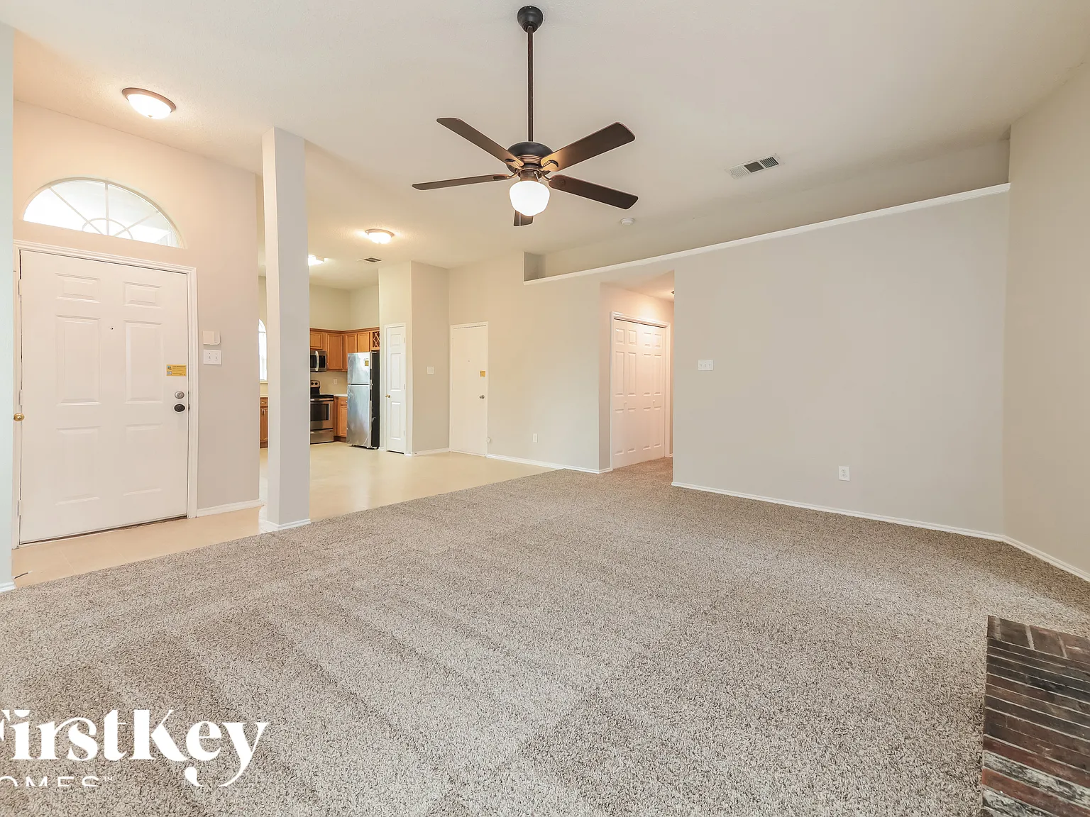 3 bed, 2.0 bath, 1220 sqft, $2,085 — Photo 4