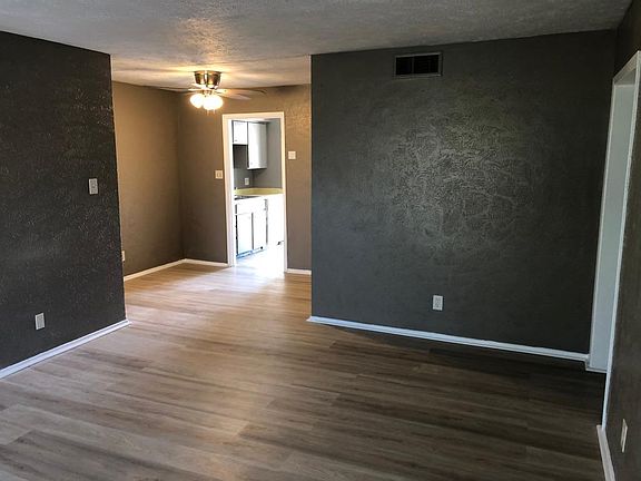 Living Room to Dinette