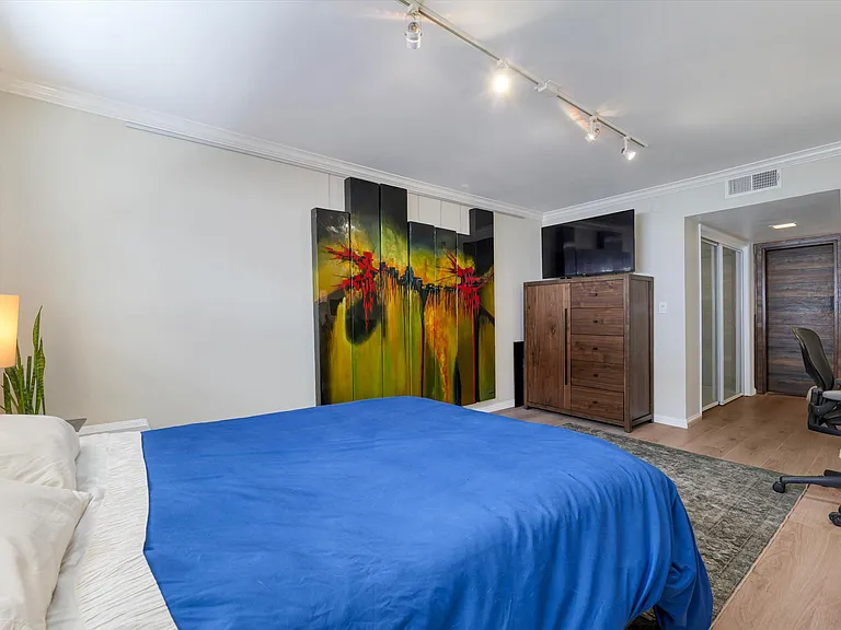 1734 N Fuller Ave #307A — Photo 22