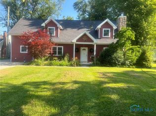 1114 Michigan Ave, Waterville, OH 43566