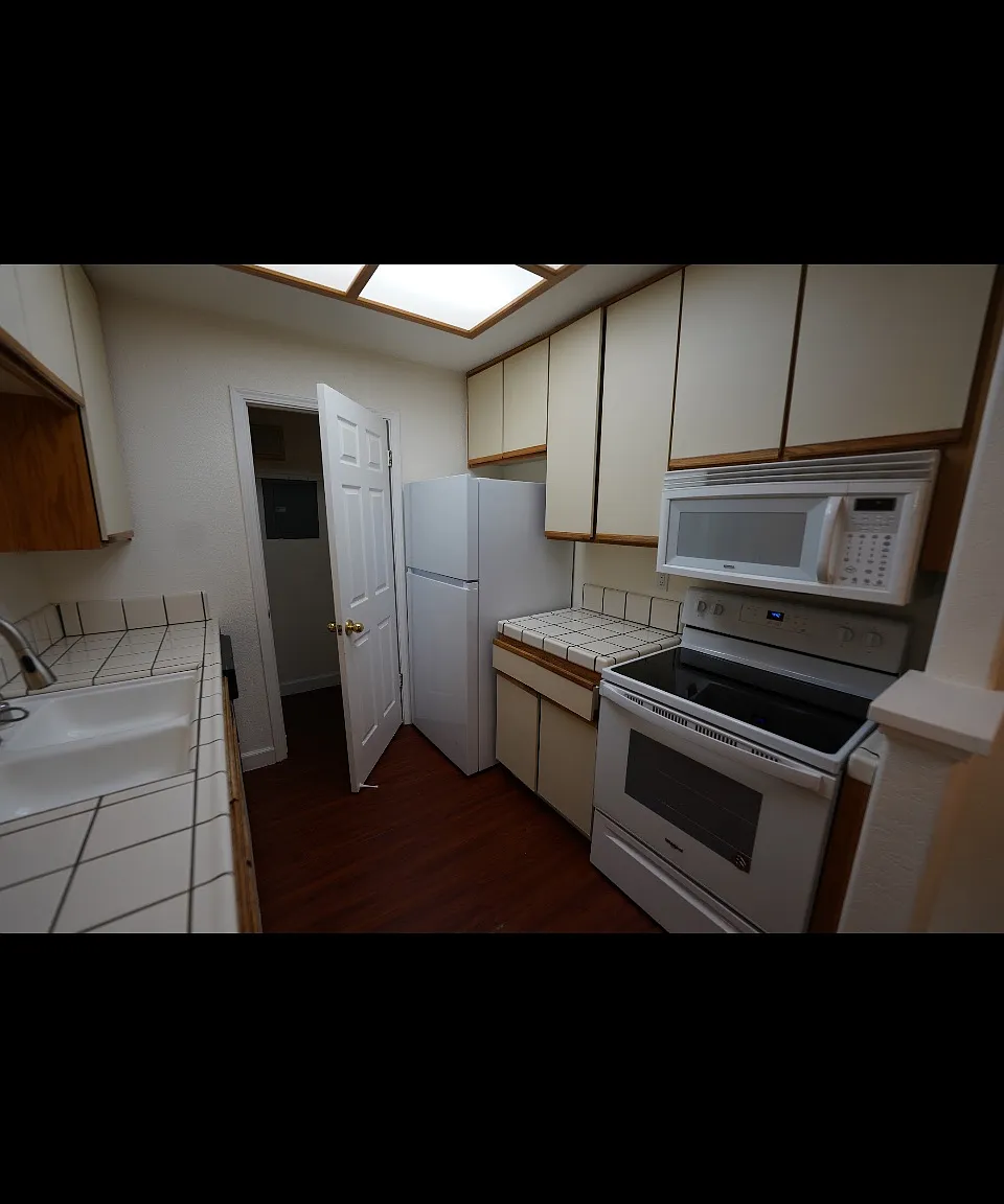 2 bed, 1002 sqft, $3,450 — Photo 4