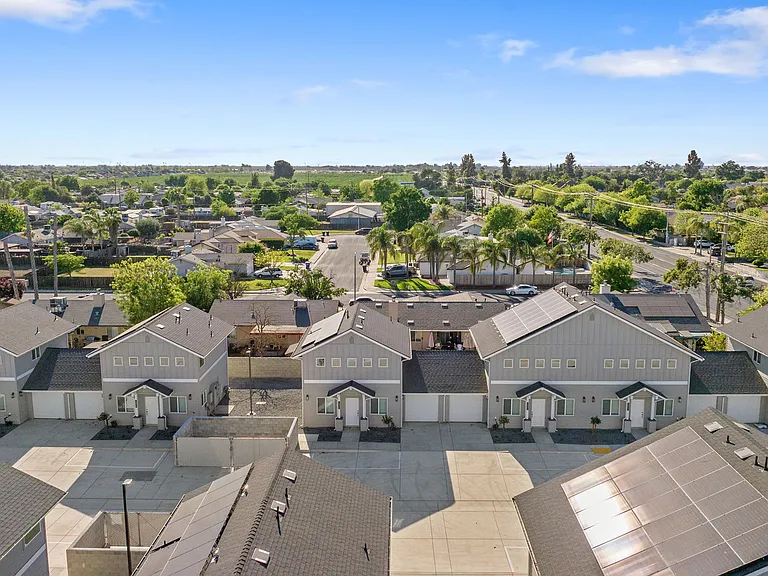 1363 W Grangeville Blvd — Photo 38