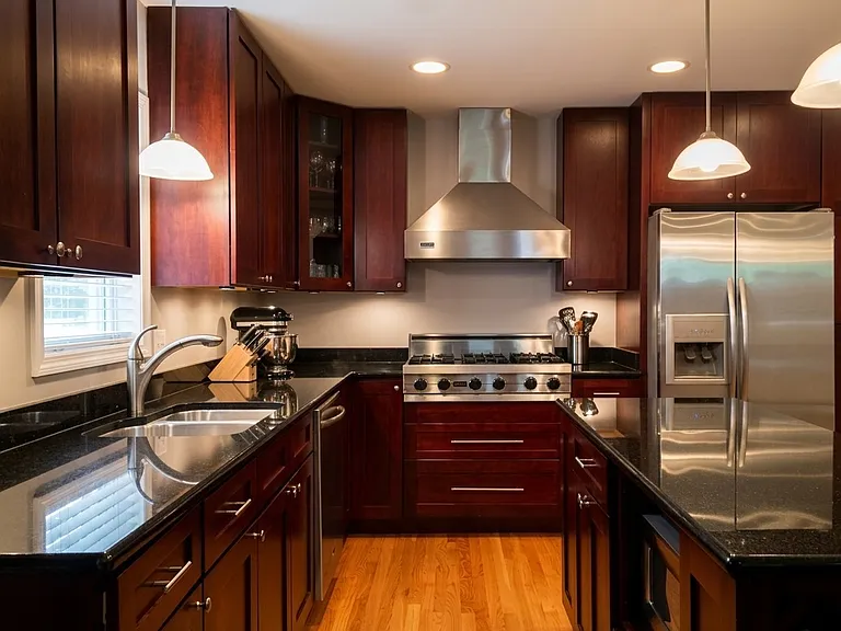2534 N Marshfield Ave #1 — Photo 3
