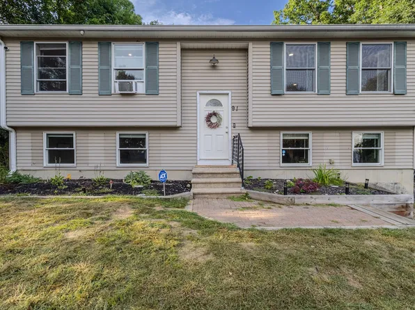 91 Wendell St, Athol, MA 01331