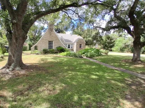 1304 Rhodora St, La Marque, TX 77568