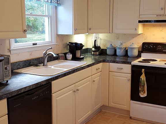 5th image of 23746 Briarwood Ln