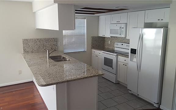 5th image of 4545 Lakewood Blvd