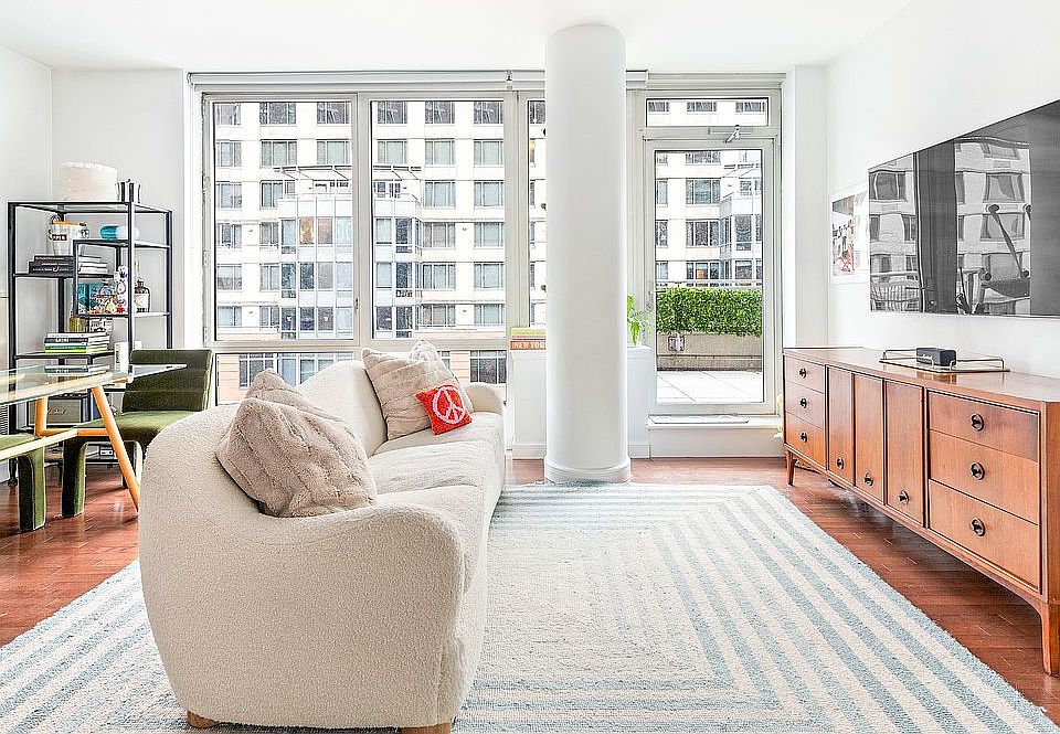 1st image of 225 E 34th St APT 17G