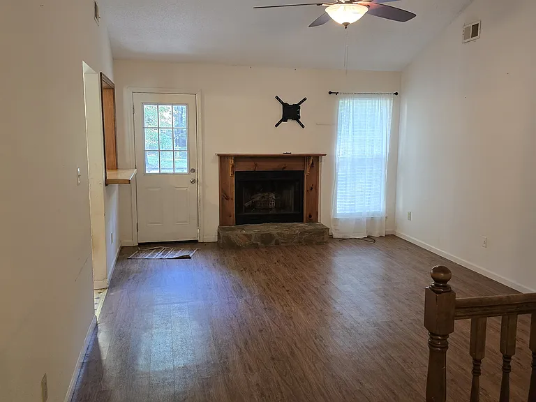 180 Pinewood Dr — Photo 5