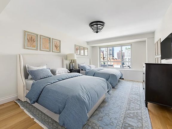 4th image of 200 E 66th St APT C1802
