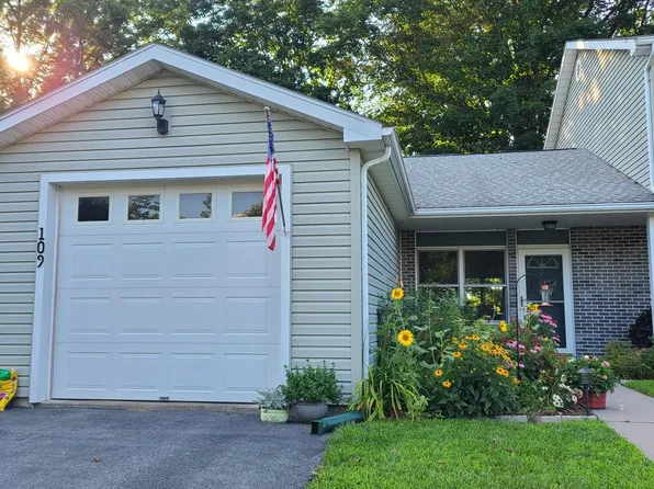 109 Mill Creek Ln, Sackets Harbor, NY 13685