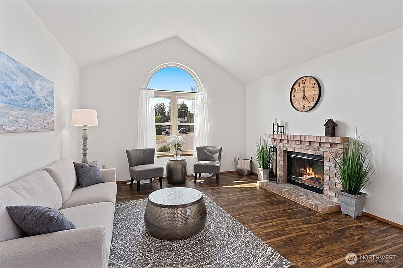 2nd image of 35002 14th Avenue SW