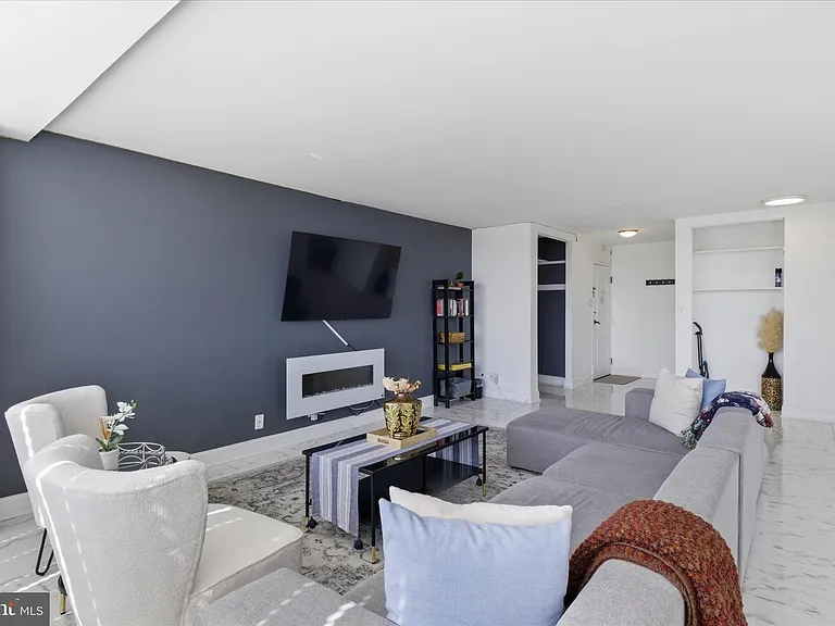 301 N Beauregard St #1105 — Photo 6