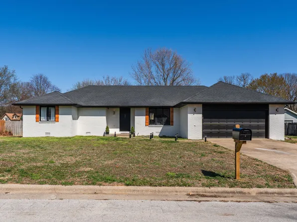 907 Huckleberry Court, Nixa, MO 65714