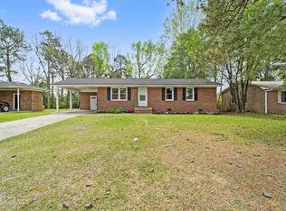 841 Pinewood Dr, Whiteville, NC 28472