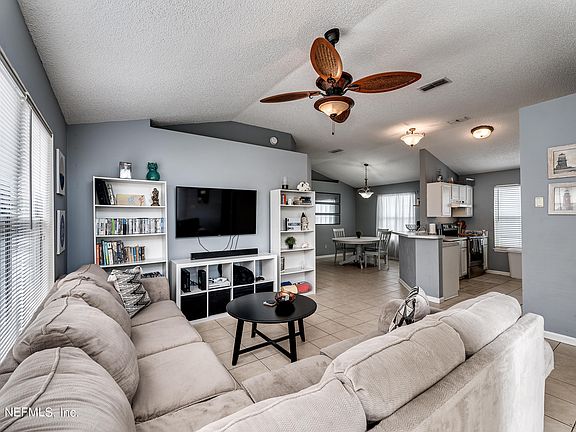 3rd image of 1651 S EVANS Drive