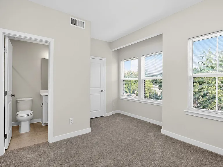 948 Broad River Ln — Photo 11