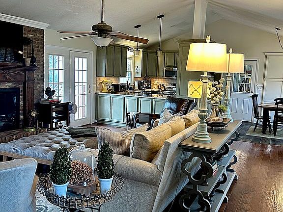 3rd image of 1618 Pine Harbor Rd