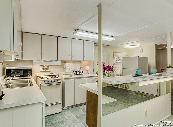 4th image of 5318 Cabana Dr