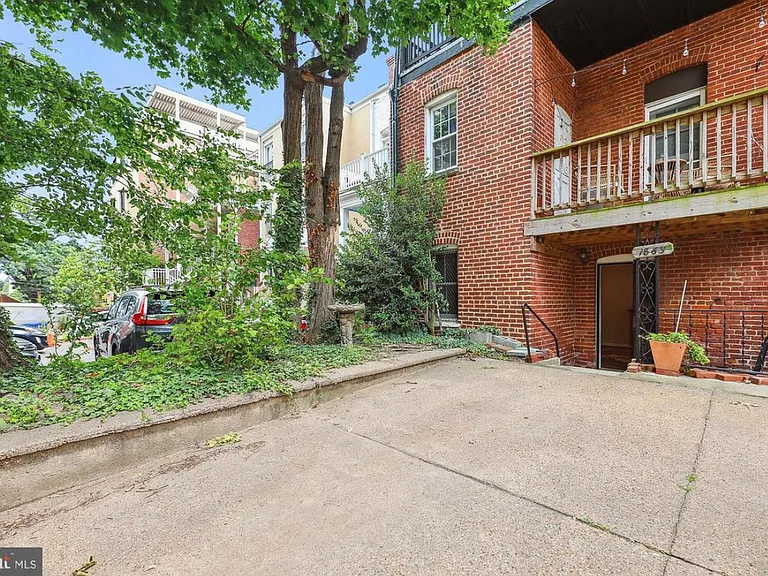 1863 Kalorama Rd NW #1B — Photo 8