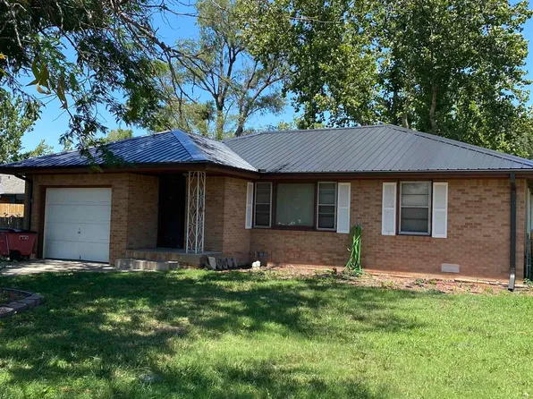 2410 29th St, Great Bend, KS 67530