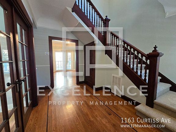 3rd image of 1163 Curtiss Ave