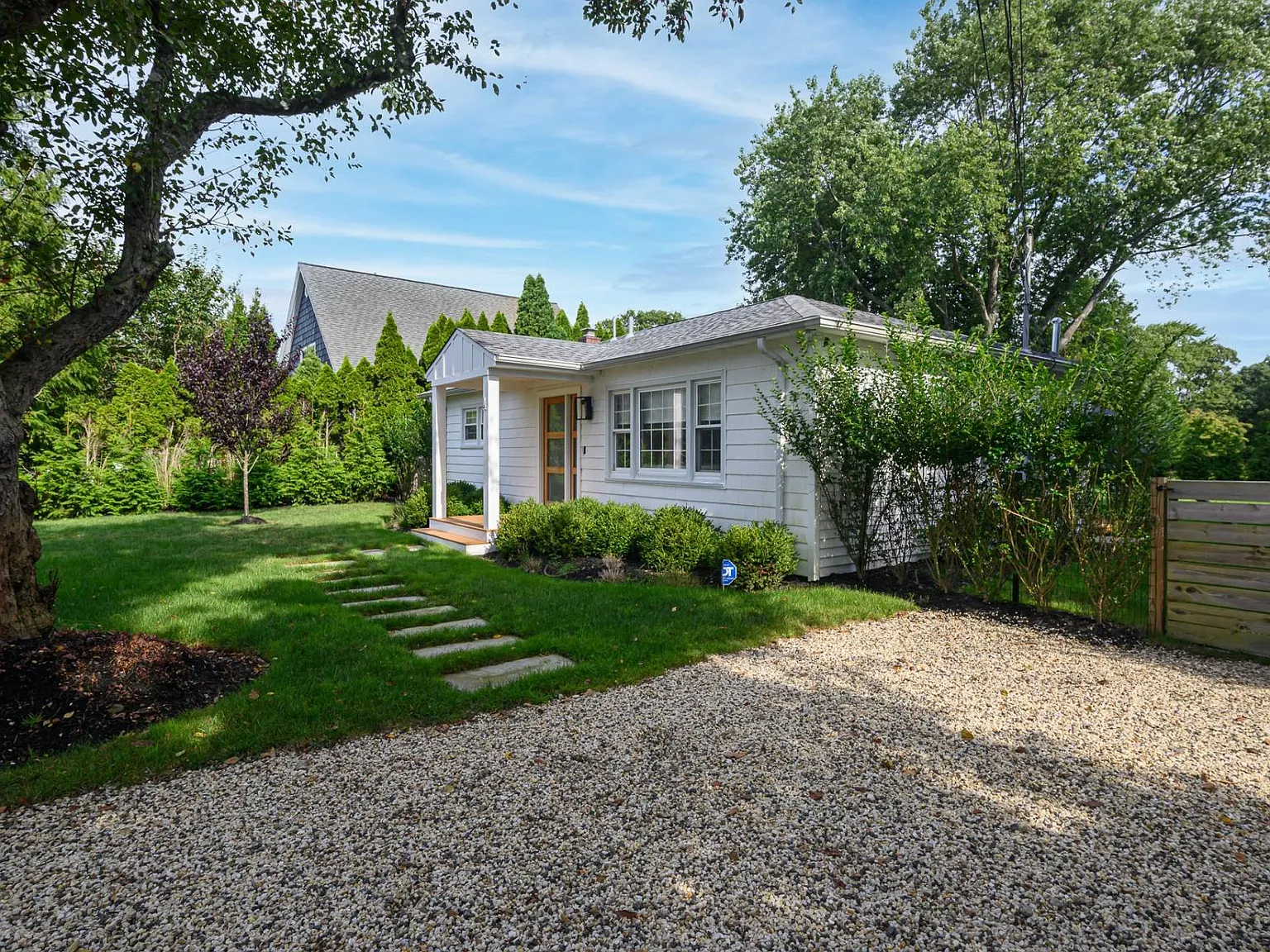 Coastal Cottage Available For Year-Round Or Summer 2027 Rental — Photo 2
