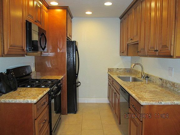 3rd image of 373 Eldridge Ave
