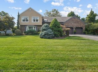 15 Woodside Ave, West Caldwell, NJ 07006