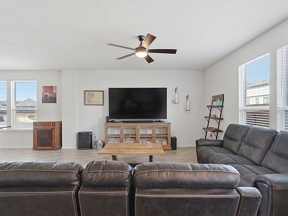 5th image of 11967 Longfellow