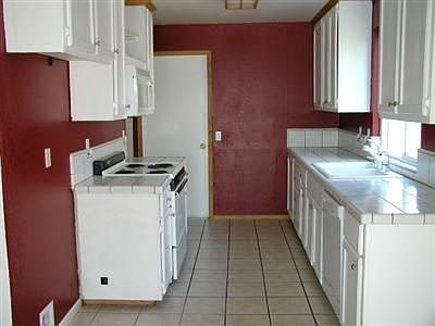 3rd image of 8225 Summerplace Dr