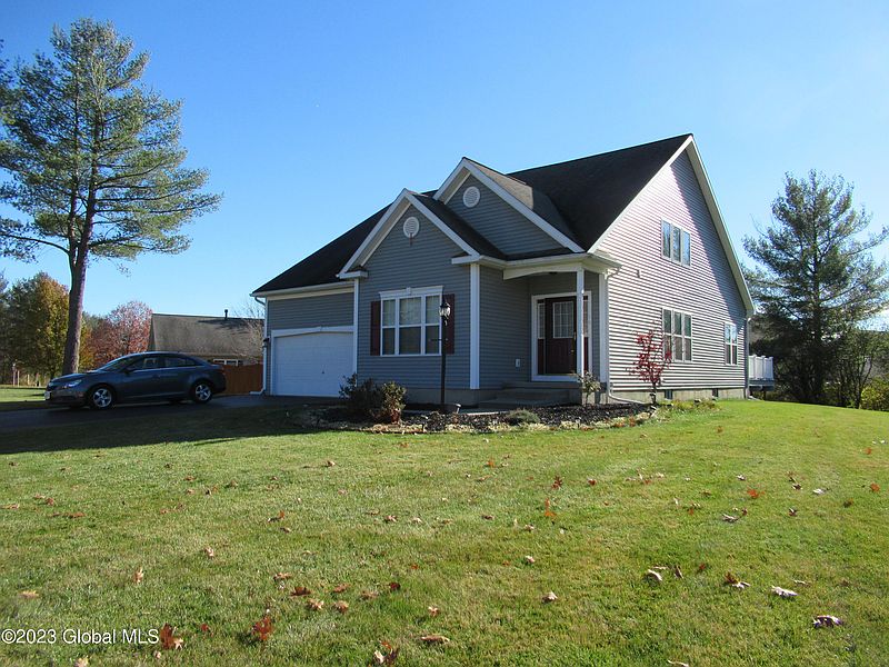 2nd image of 16 Slatestone Drive