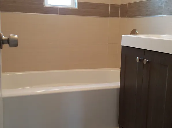 275 Balcom Avenue image 4 of 11