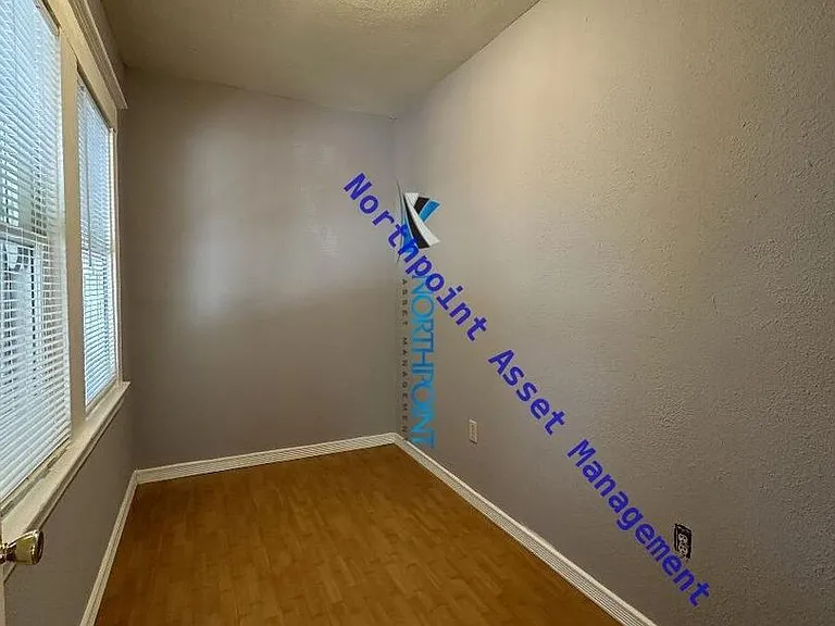 1401 F St #3 — Photo 14