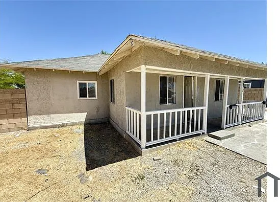 45144 Cedar Ave — Photo 1