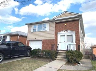 4021 221st St, Bayside, NY 11361