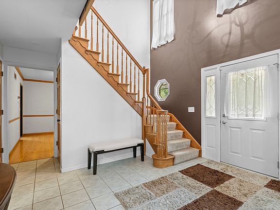 4th image of 938 Stonehaven Ct