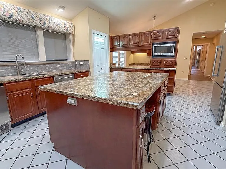 8445 Cessna Dr — Photo 16
