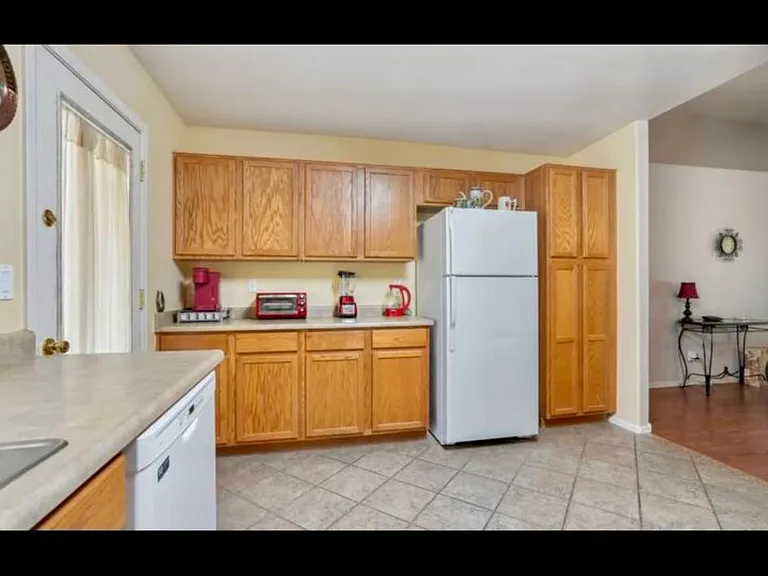 14864 W Hearn Rd — Photo 7